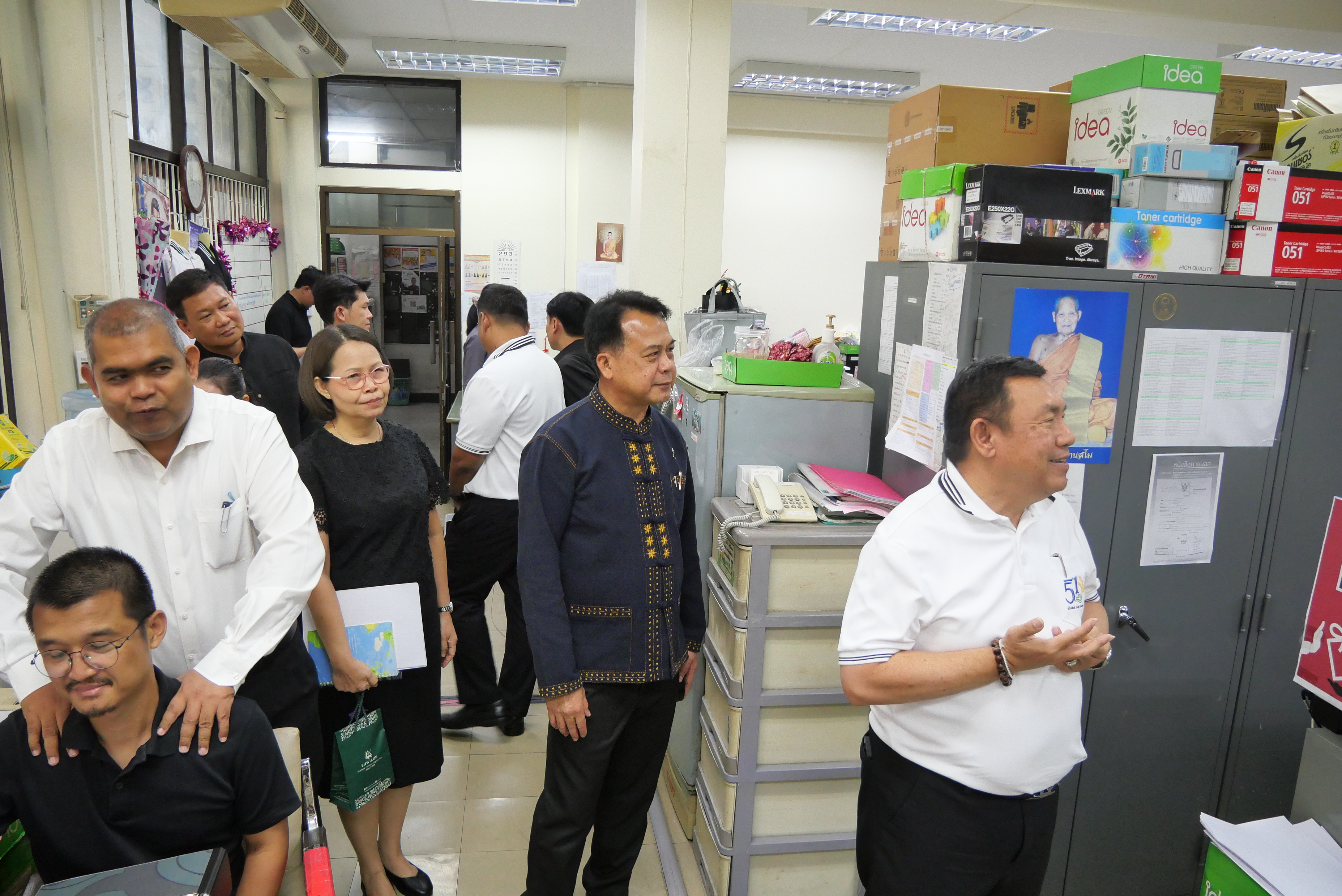 title - เลขาธิการ ส.ป.ก. ตรวจเยี่ยมบุคลากร ส.ป.ก. ถนนราชดำเนินนอก